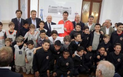 Santa Fe entregó 980 mil pesos a clubes de fútbol infantil