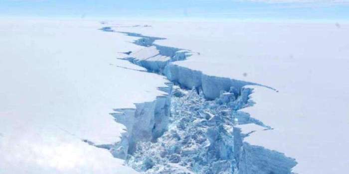 Gigantesco desprendimiento de un iceberg anunció la NASA