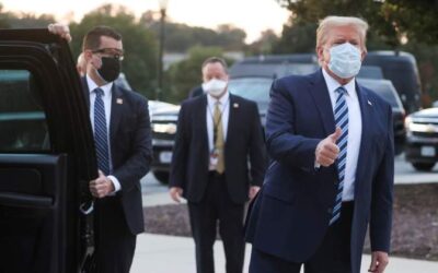 Donald Trump volvió a la Casa Blanca, y la campaña presidencial no se suspende