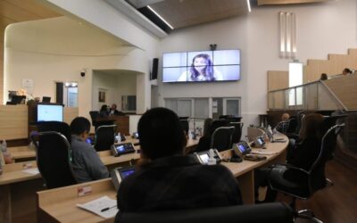 El Concejo Municipal recordó los 45 años del golpe militar emitiendo en el recinto ‘Nietxs, haciendo memoria’