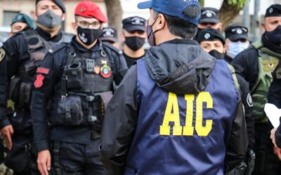 La Policía santafesina desarticuló 30 bandas de narcomenudeo, detuvo más de 300 personas e incautó droga y armas de fuego