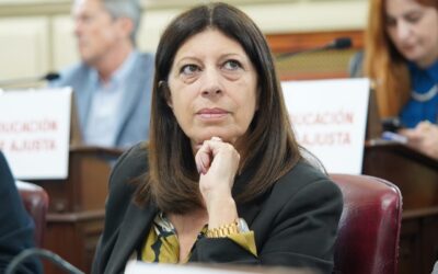 Según Clara García, «a tres años de gestión, Perotti sigue improvisando en materia de educación»