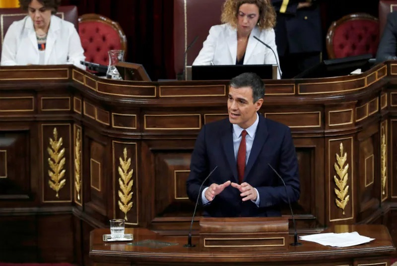 Pedro Sánchez, del PSOE, fue investido presidente del Gobierno español por una mayoría absoluta