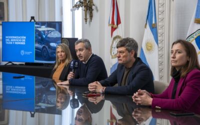 Javkin presentó aplicaciones digitales para mejorar y modernizar el servicio de taxis y remises