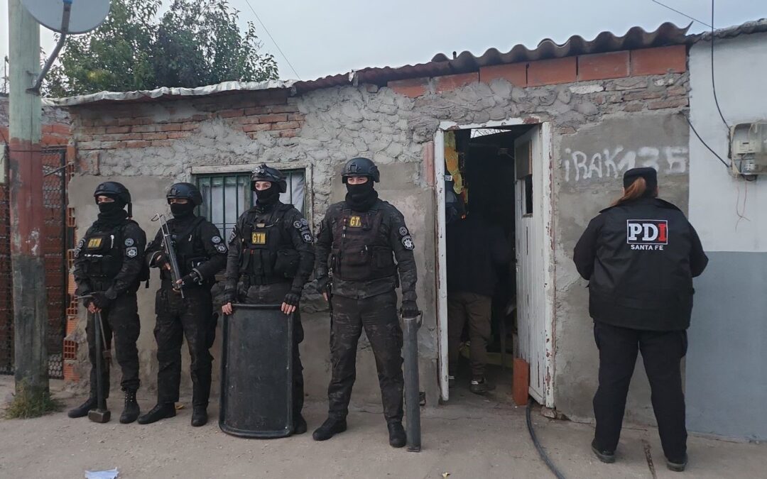 En mega operativo antinarcótico hubo 8 detenidos, secuestro de cocaína y marihuana, y municiones