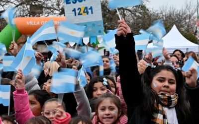 Más de 1300 educandos de cuarto grado de escuelas de Villa Gobernador Gálvez prometieron lealtad a la Bandera