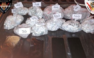 Casi mil ‘bochitas’ de marihuana y cocaína incautadas a dos ocupantes de un taxi en la zona oeste rosarina