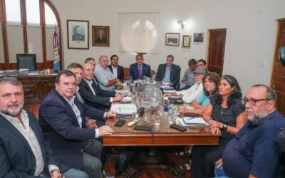 Santa Fe ofrece un aumento salarial del 12,5% para el primer semestre 2026 y un 3% por diciembre a los gremios estatales