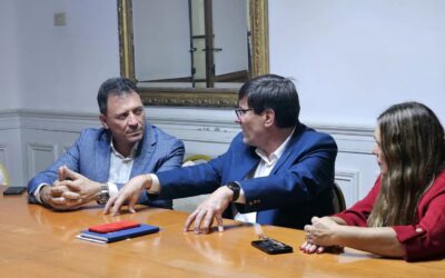 San Lorenzo: Raimundo solicitó más bancos para el nivel secundario al ministro de Educación provincial,José Goity