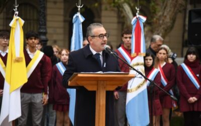 Javkin, con un enfático discurso, vinculó la Revolución de Mayo con la consagrada autonomía de Rosario