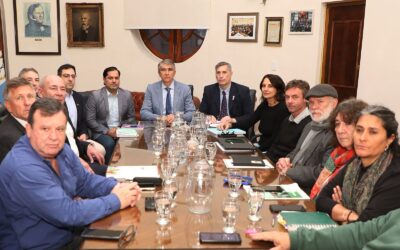 Provincia ofreció un 15,5 % de aumento salarial hasta fin de año para trabajadores de la administración central y los docentes