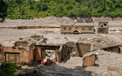 Nepal: Ya suman más de 680 los muertos y hay cientos de extranjeros entre los 3.000 desaparecidos